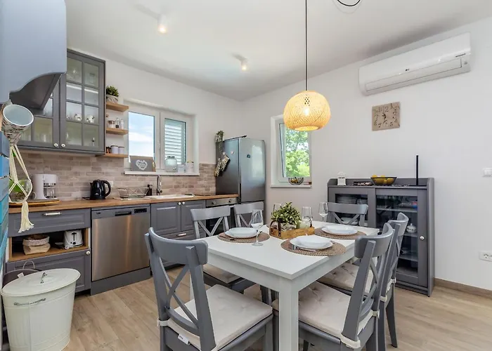 Апартаменты Sandra *