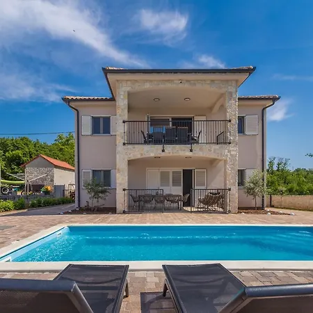 Sandra Apartment