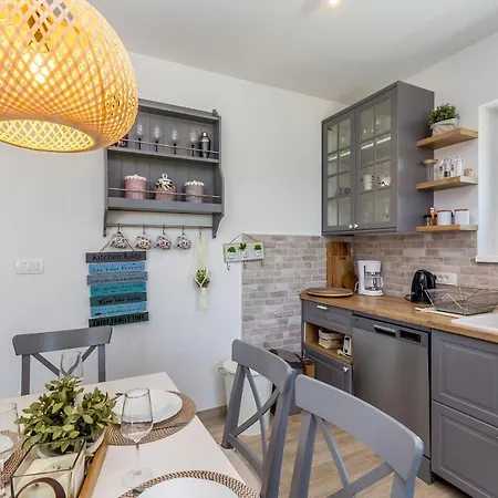 Sandra Apartman Malinska