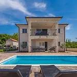 Sandra Apartment